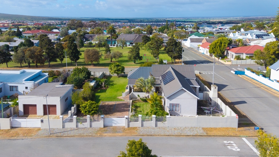 4 Bedroom Property for Sale in Bredasdorp Western Cape